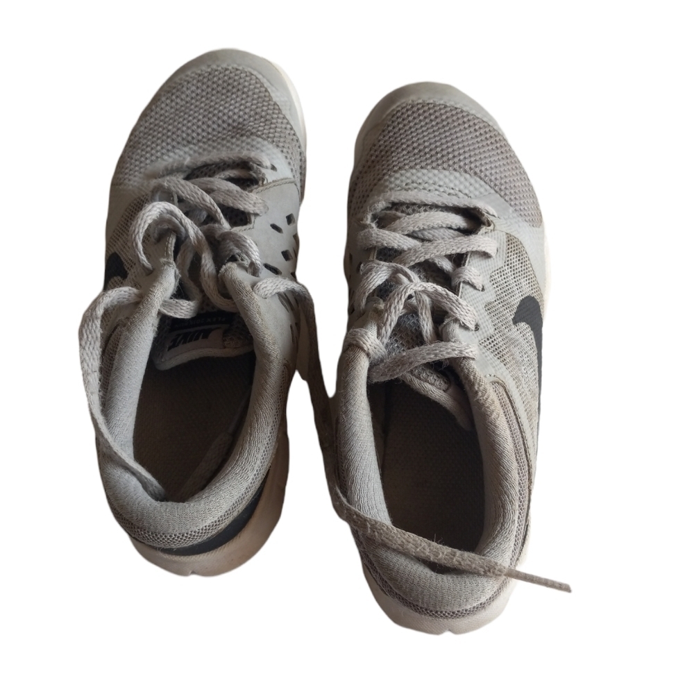 little Boy Gray tennis Shoes Size 12C in Great Used Condition - Picture 2 of 4